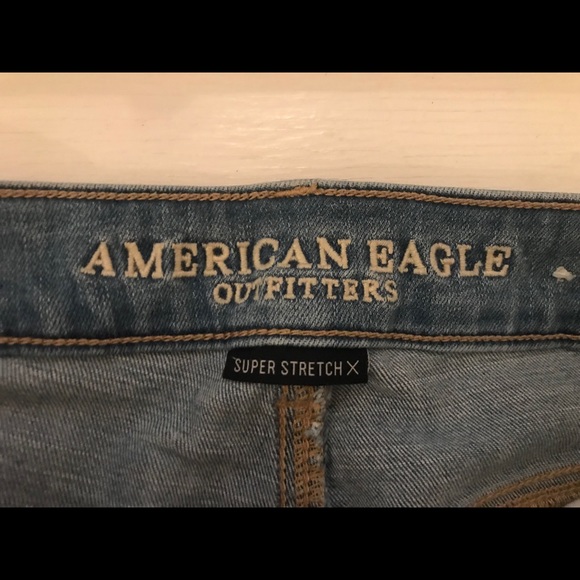 EUC American Eagle Light Wash Jean Shorts Size 4 - Picture 4 of 5